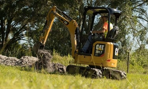 Mini ekskavatorius CAT 301.7D nuoma Vilniuje